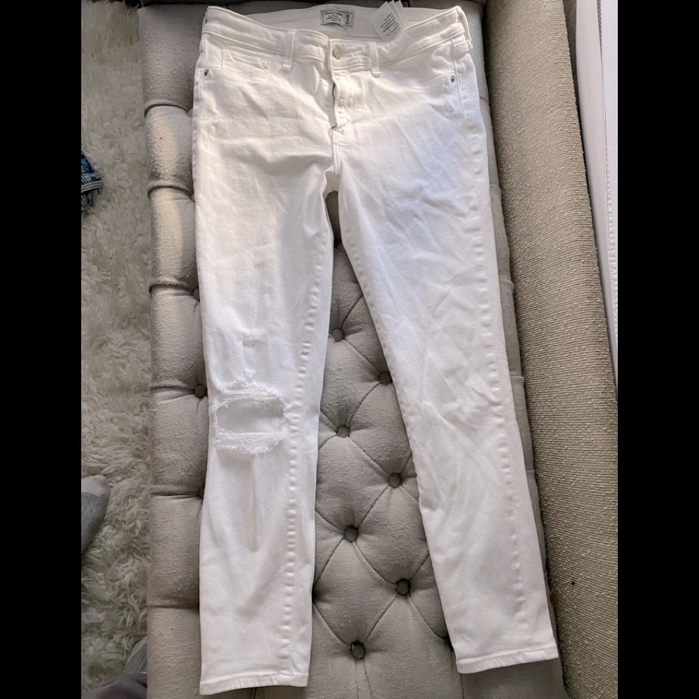 Abercrombie & Fitch Harper Low Rise Distressed Ankle Jean